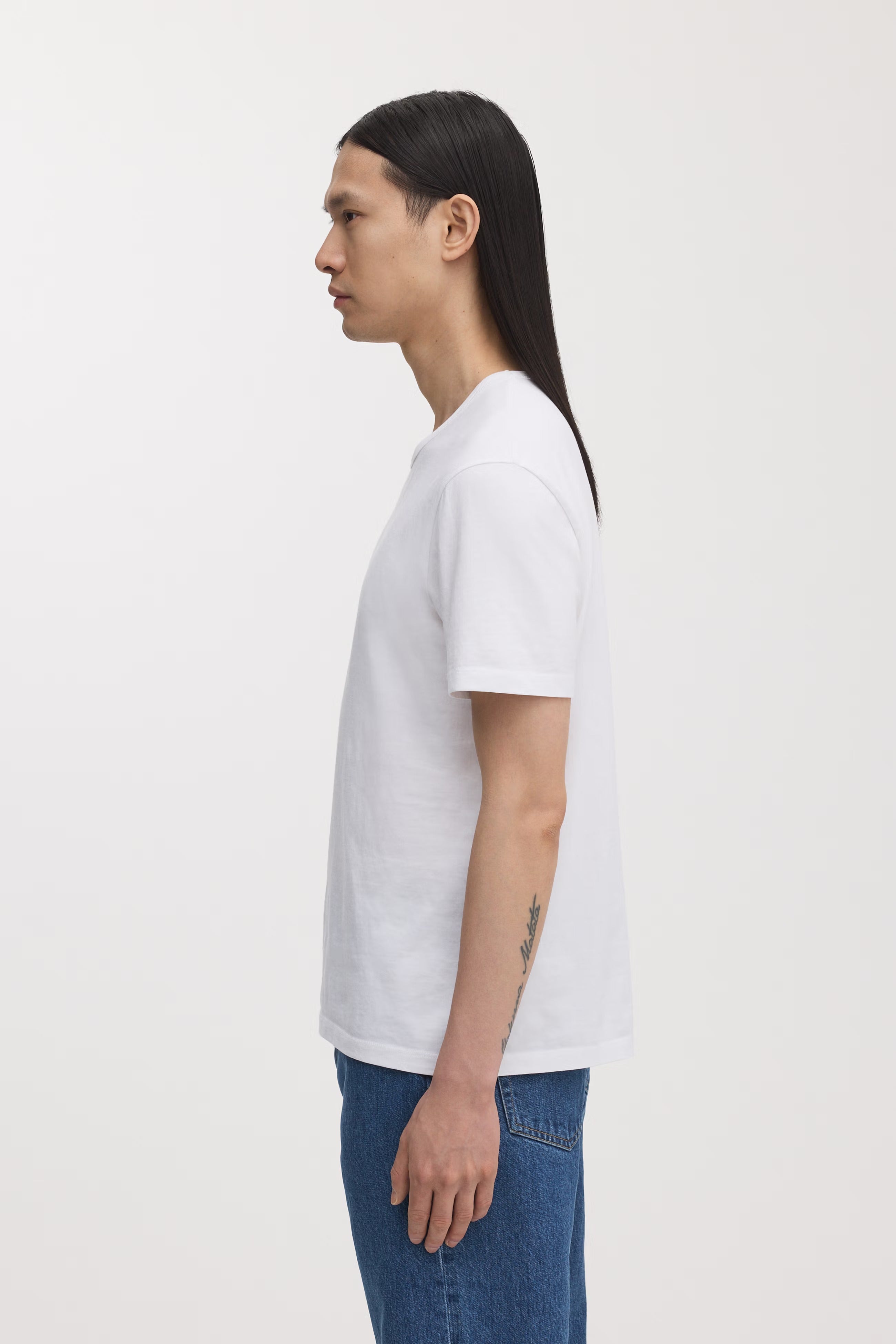 Weißes T-Shirt mit Rundhalsausschnitt
